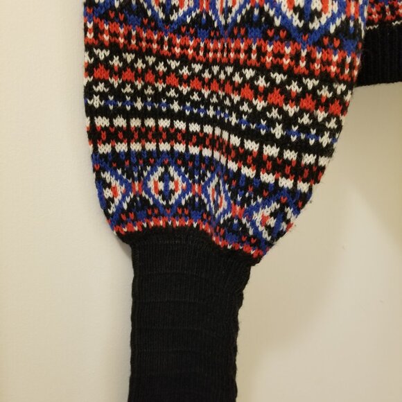 Stitch and Pine Cropped Sweater - Picture 4 of 5